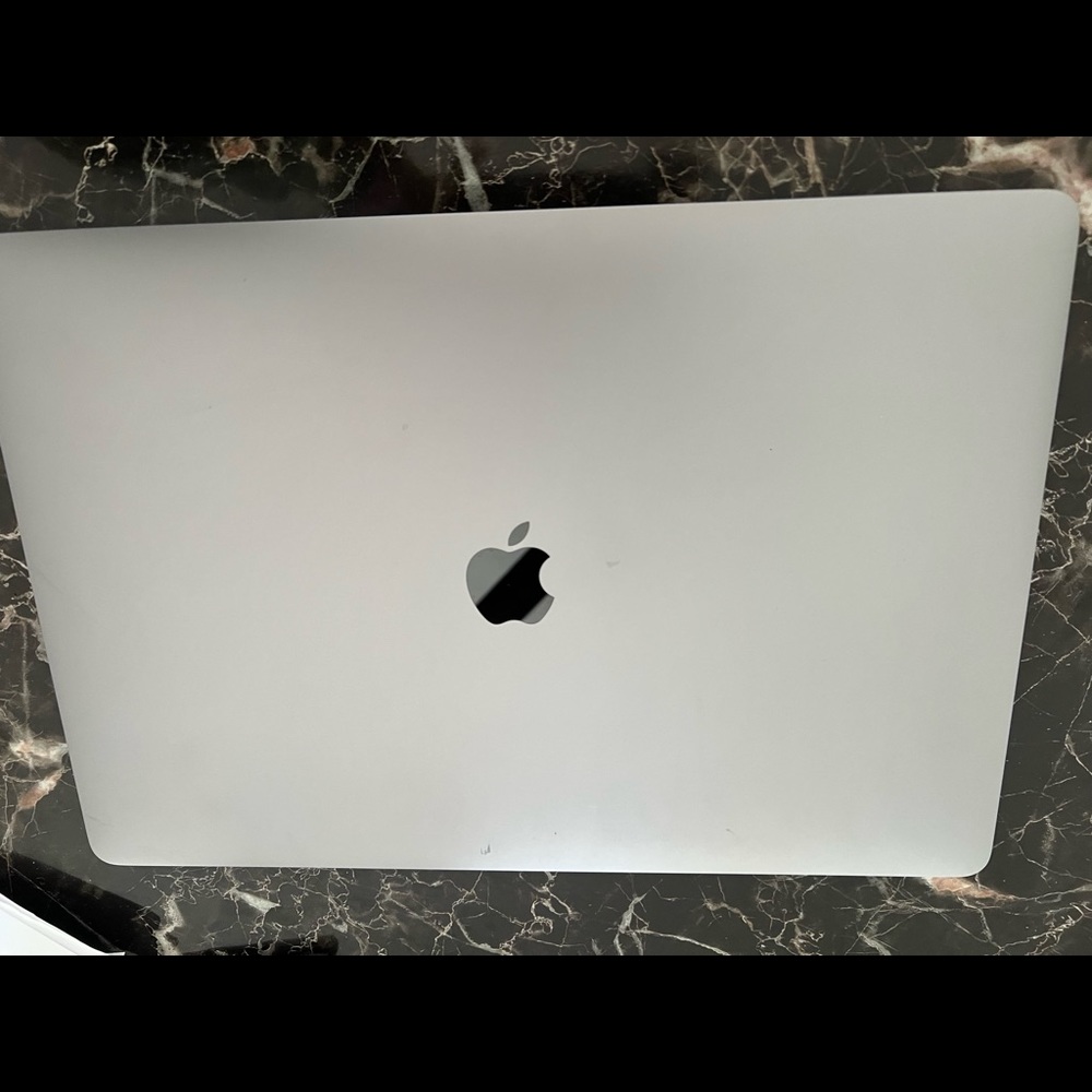 Apple MacBook Pro Mac Book 16” 2.6 GHz Intel Core i7 512GB SSD 16GB RAM Touchbar - Picture 2 of 8